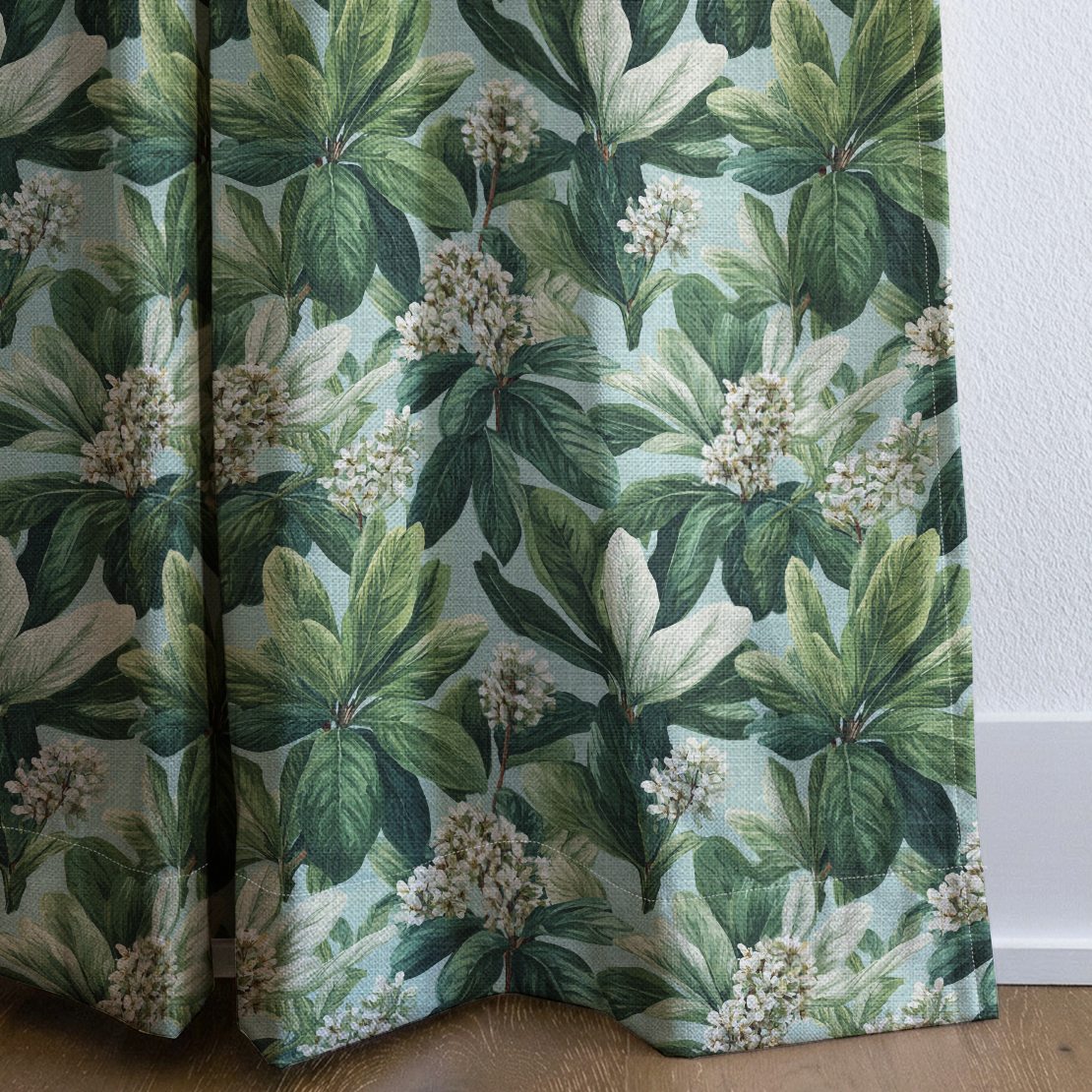 dwm:LR056175:corner_closeup_cropped