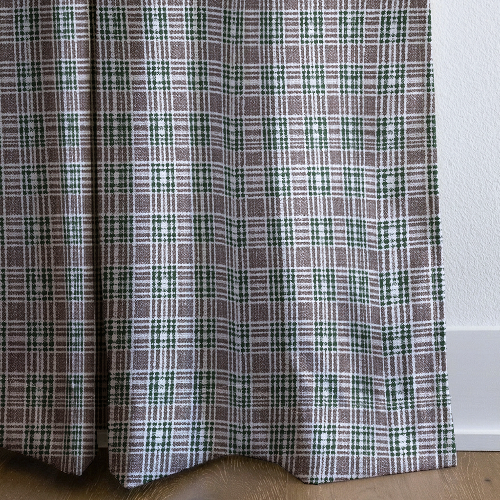 dwm:LR177438:corner_closeup_cropped