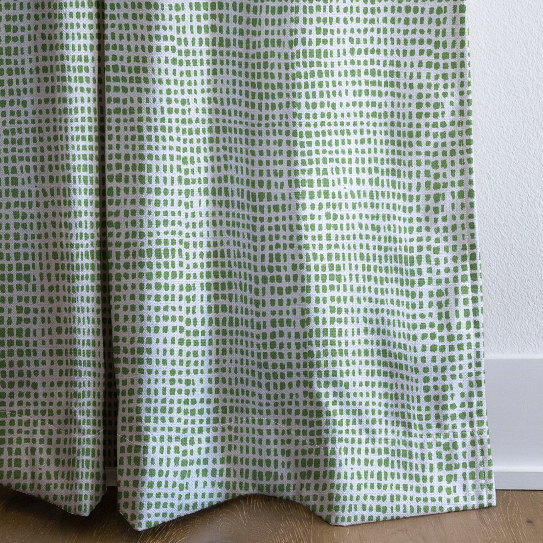 dwm:LR177944:corner_closeup_cropped
