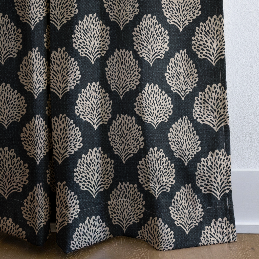 dwm:LR183643:corner_closeup_cropped