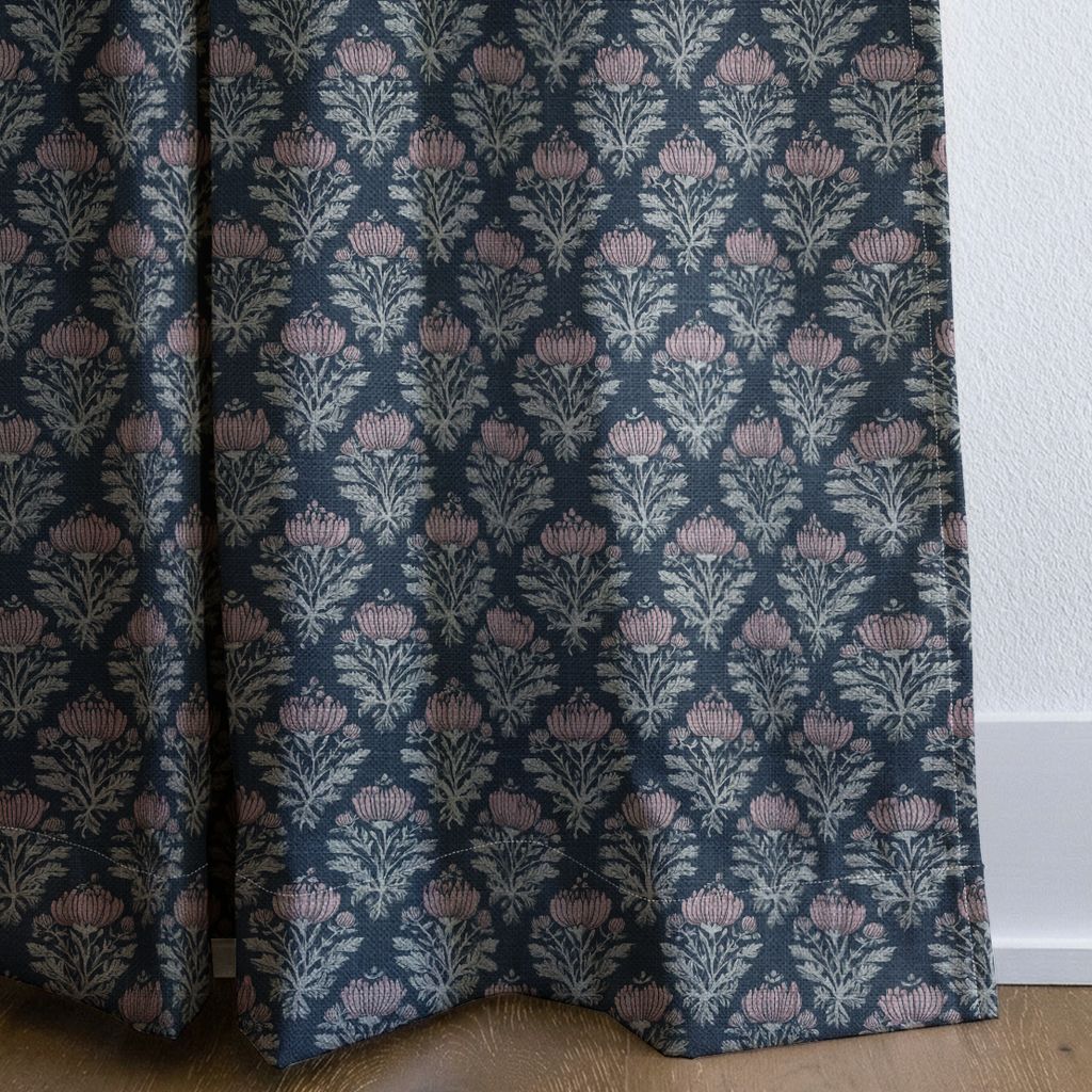 dwm:LR220286:corner_closeup_cropped