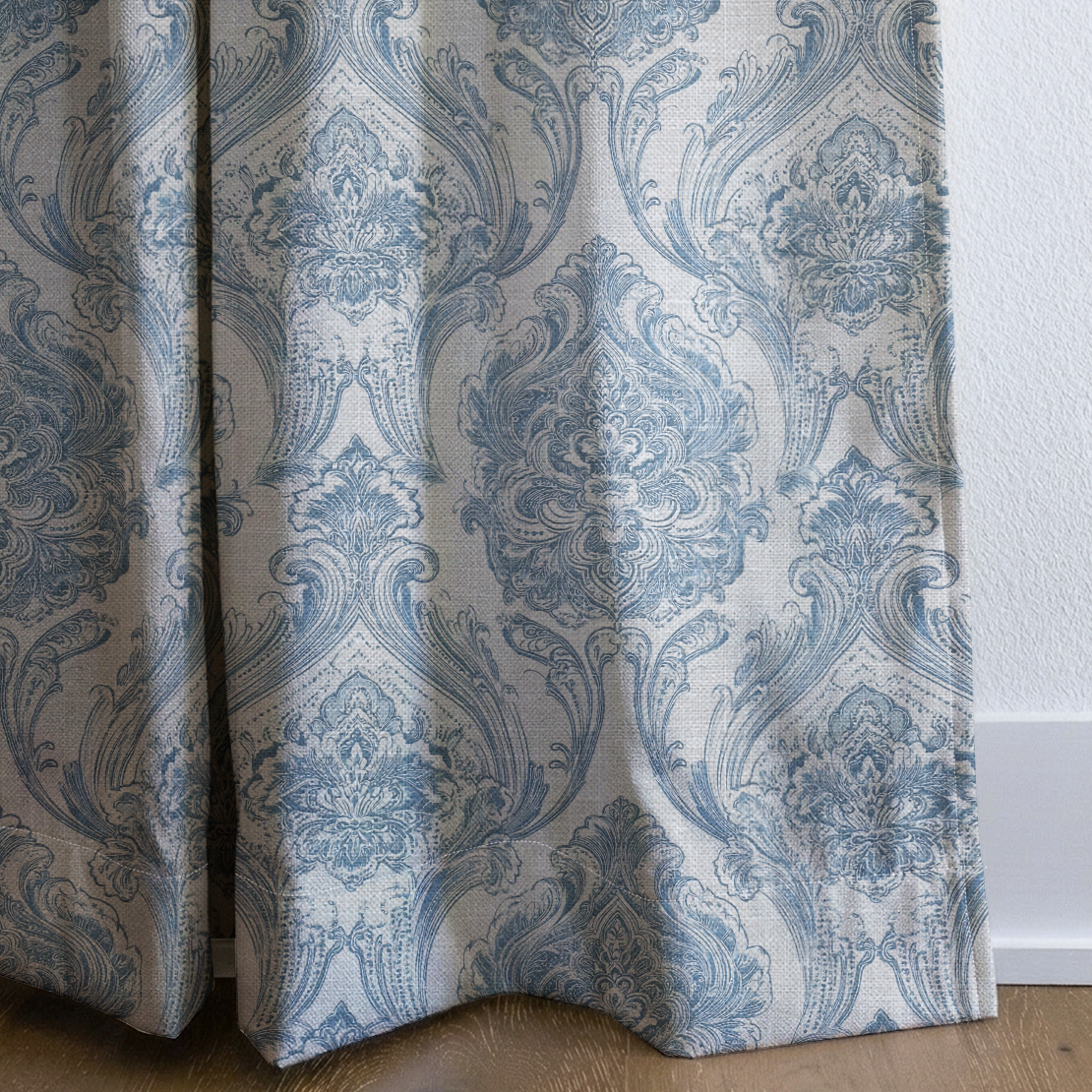 dwm:LR232455:corner_closeup_cropped