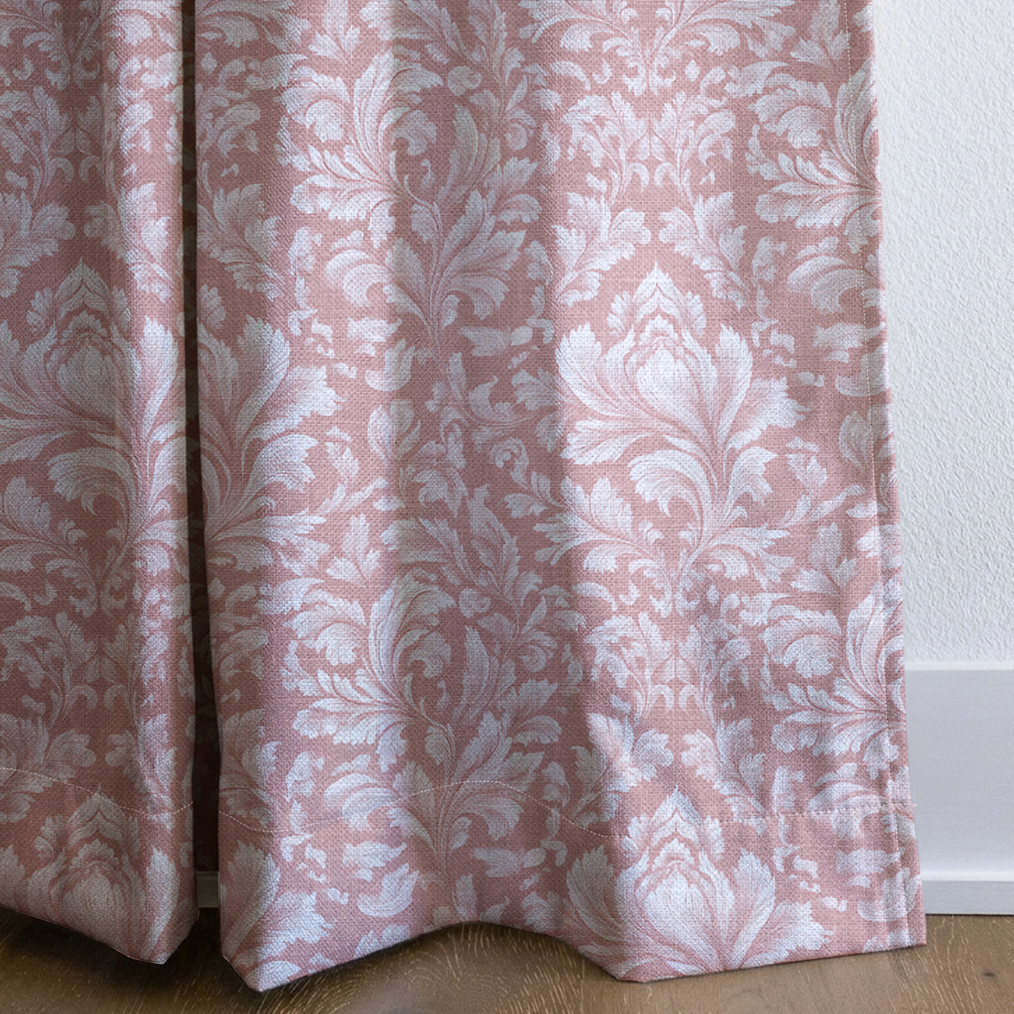 dwm:LR260007:corner_closeup_cropped