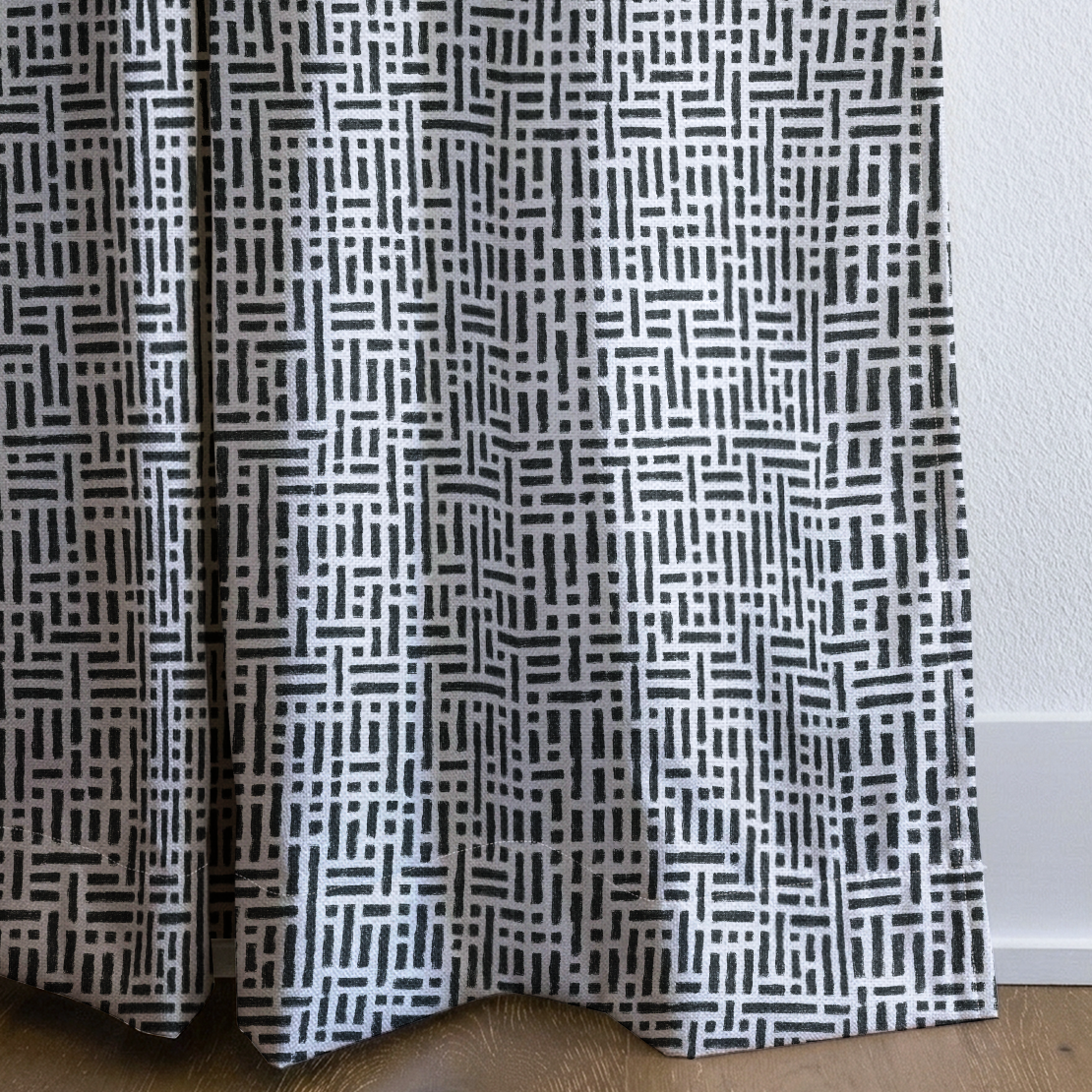 dwm:LR261871:corner_closeup_cropped