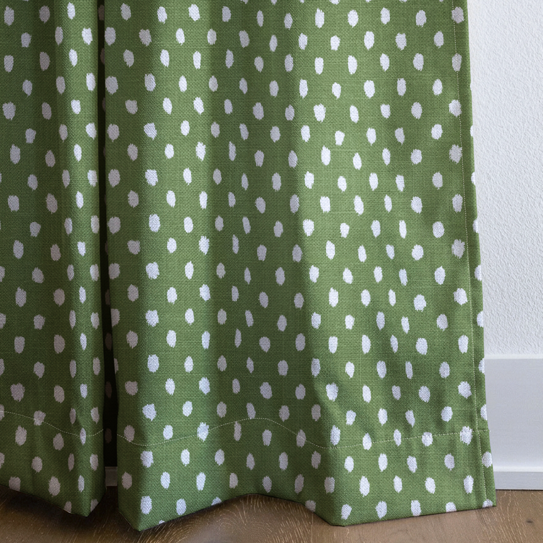dwm:LR284338:corner_closeup_cropped