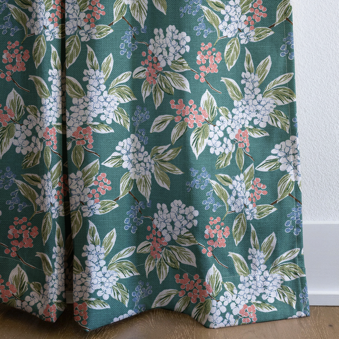dwm:LR305703:corner_closeup_cropped
