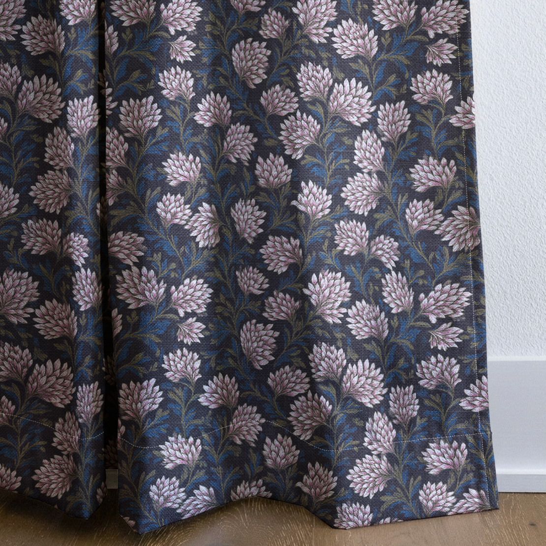 dwm:LR337004:corner_closeup_cropped