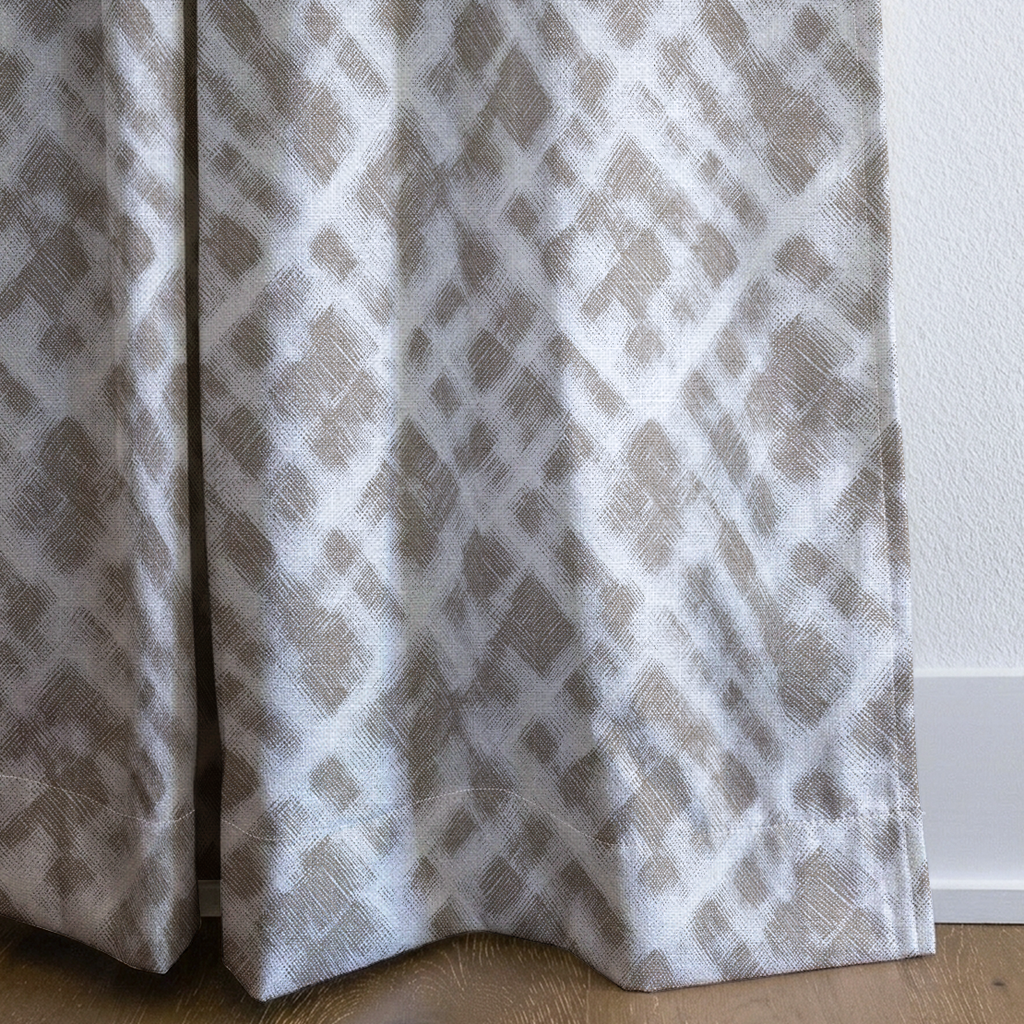 dwm:LR337373:corner_closeup_cropped