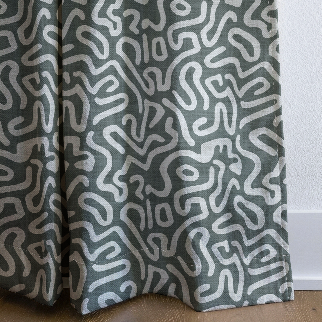 dwm:LR358822:corner_closeup_cropped