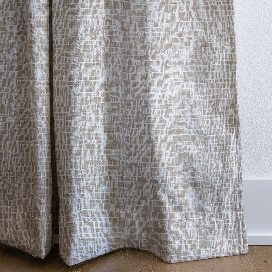 dwm:LR364163:corner_closeup_cropped