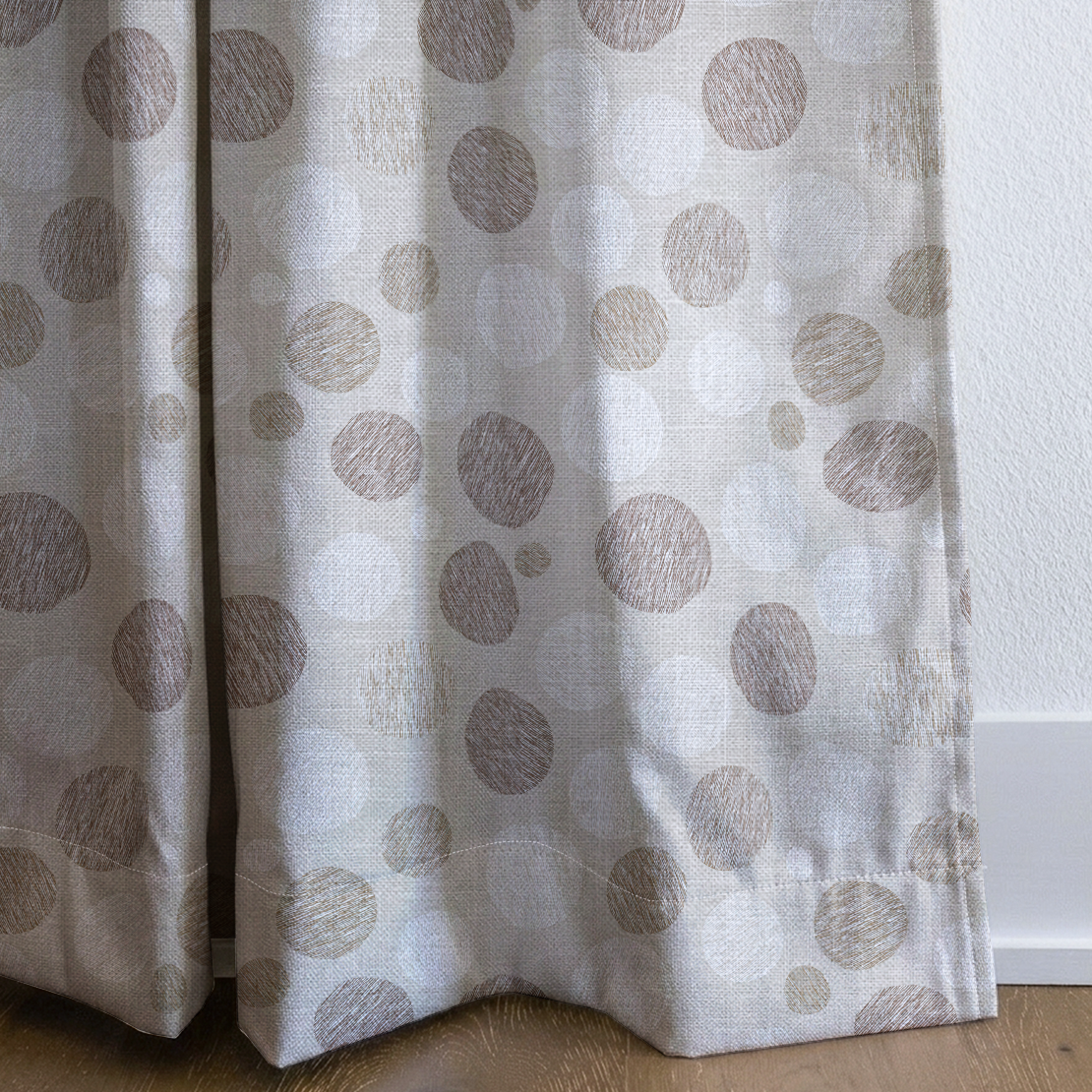 dwm:LR366886:corner_closeup_cropped