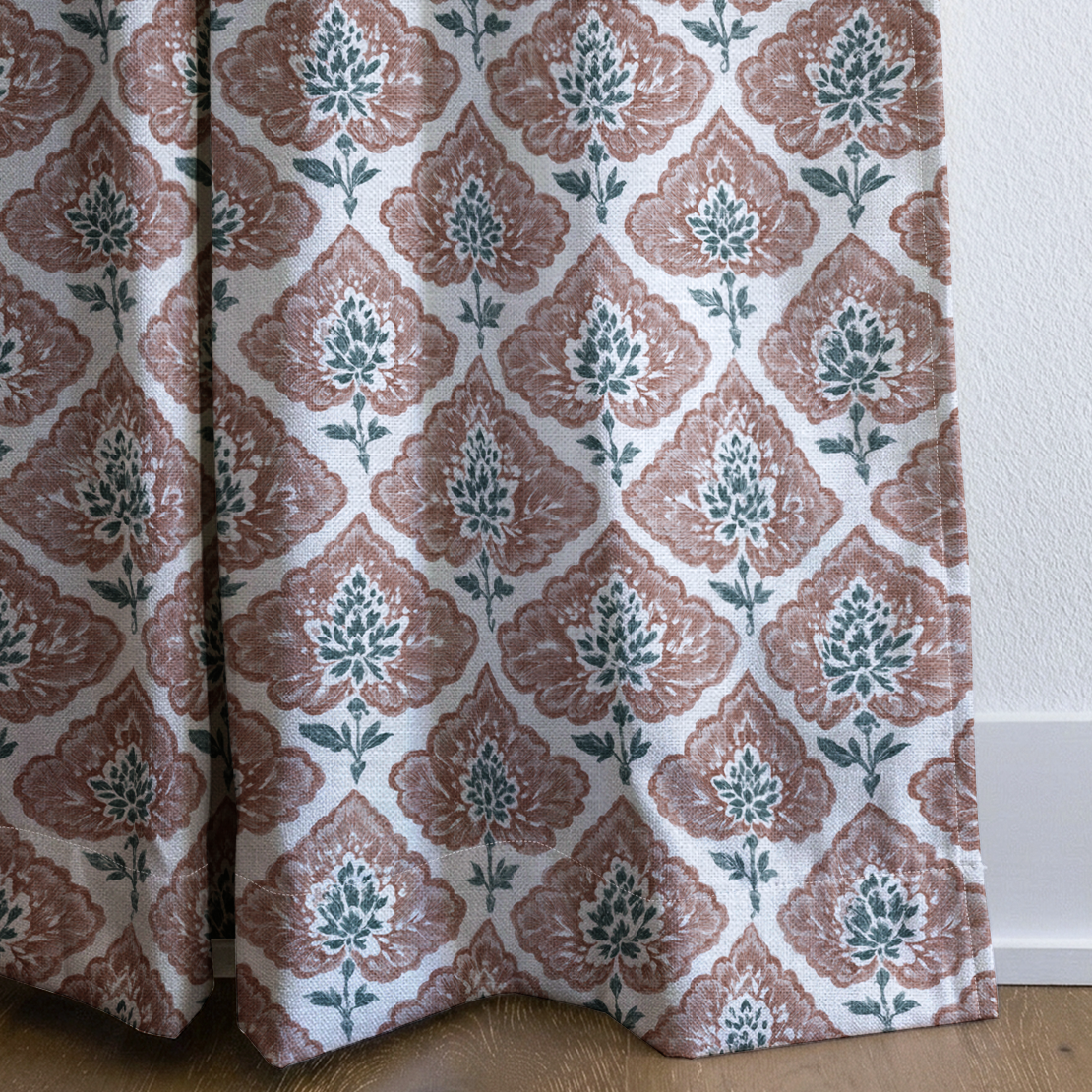 dwm:LR368019:corner_closeup_cropped