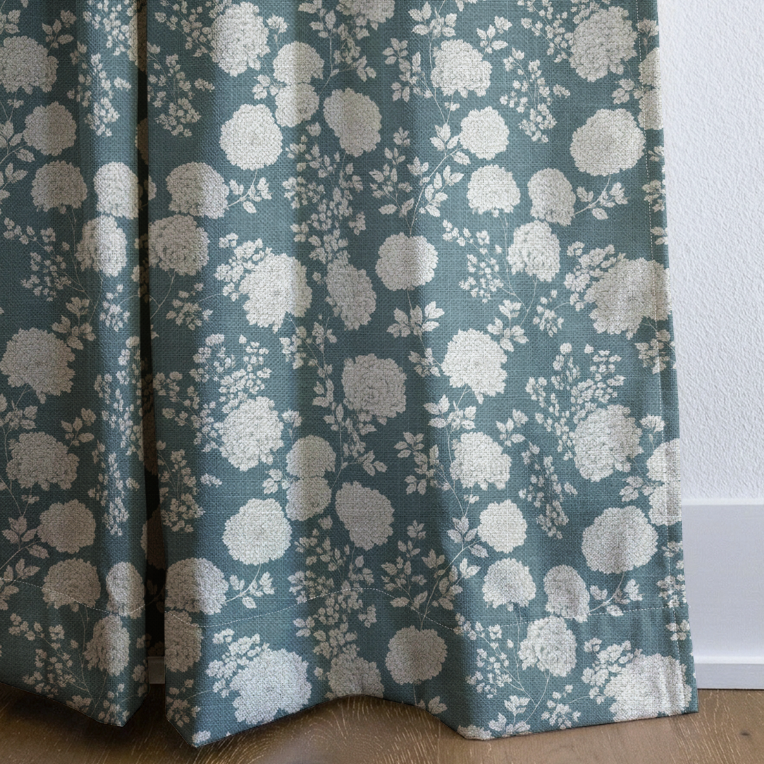 dwm:LR377615:corner_closeup_cropped