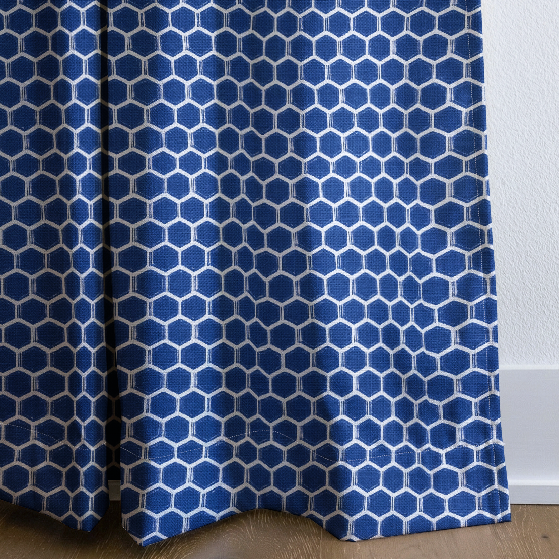 dwm:LR395860:corner_closeup_cropped