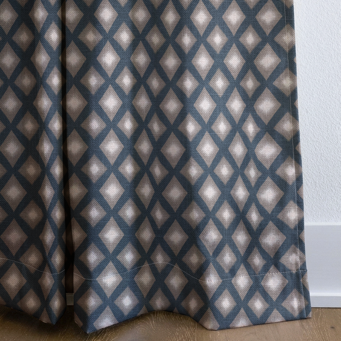 dwm:LR412872:corner_closeup_cropped
