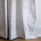 dwm:LR423240:corner_closeup_cropped