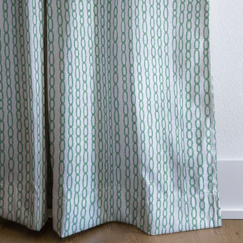 dwm:LR425498:corner_closeup_cropped