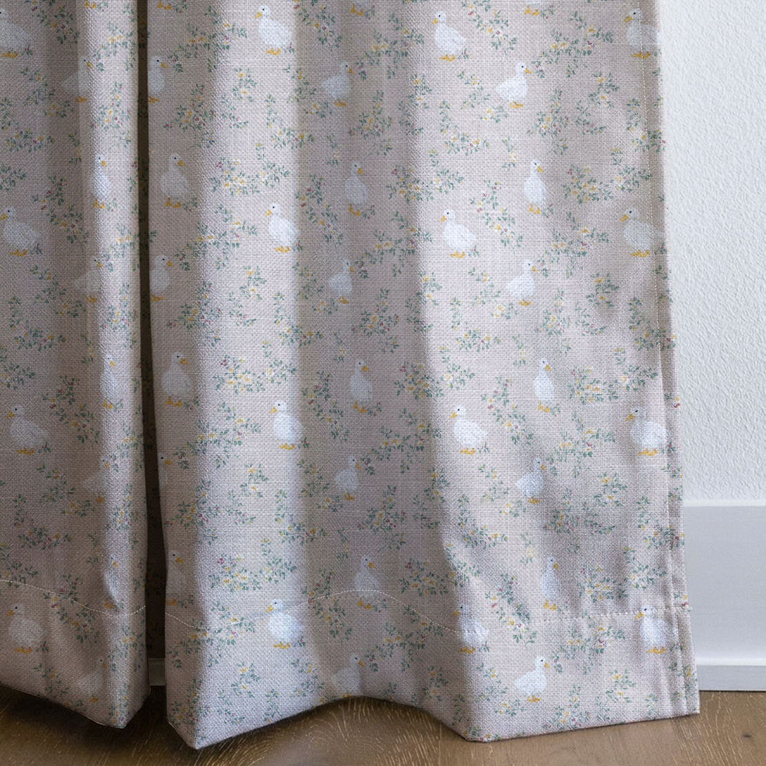 dwm:LR429977:corner_closeup_cropped
