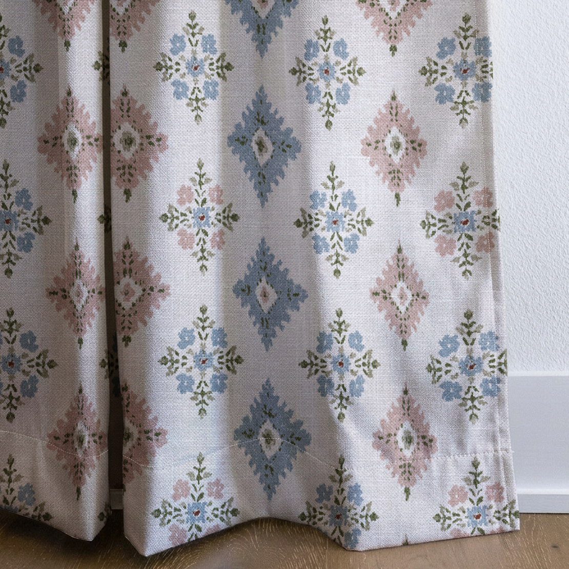 dwm:LR475634:corner_closeup_cropped