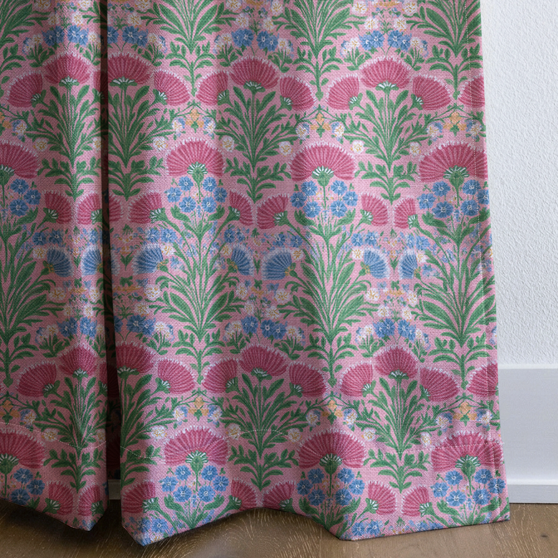 dwm:LR476735:corner_closeup_cropped