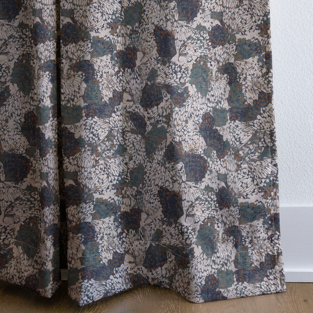 dwm:LR477609:corner_closeup_cropped