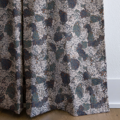 dwm:LR477609:corner_closeup_cropped