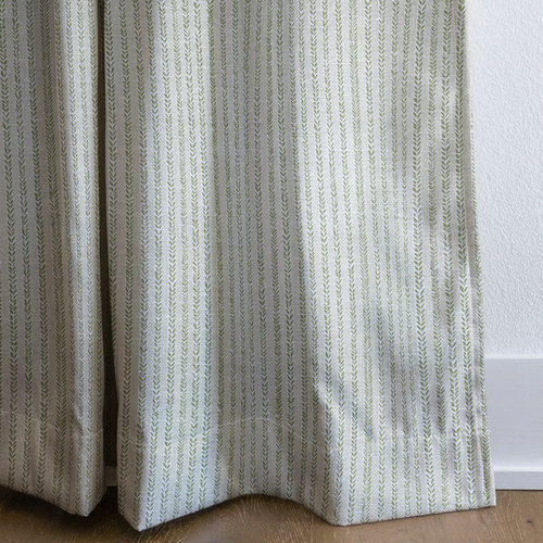 dwm:LR479705:corner_closeup_cropped