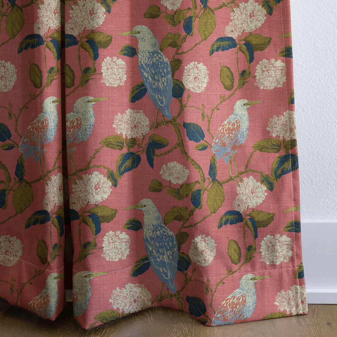 dwm:LR484880:corner_closeup_cropped