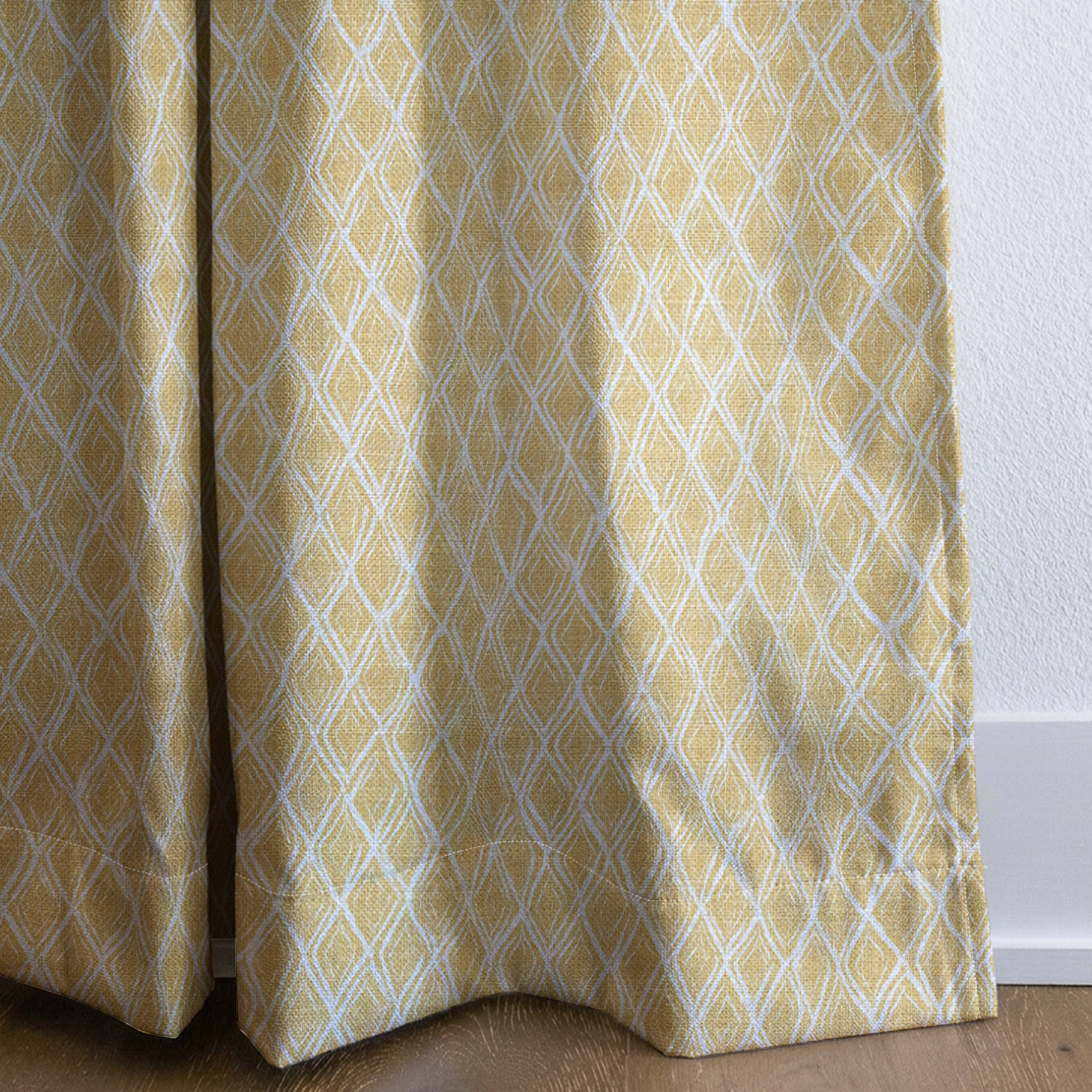 dwm:LR485510:corner_closeup_cropped
