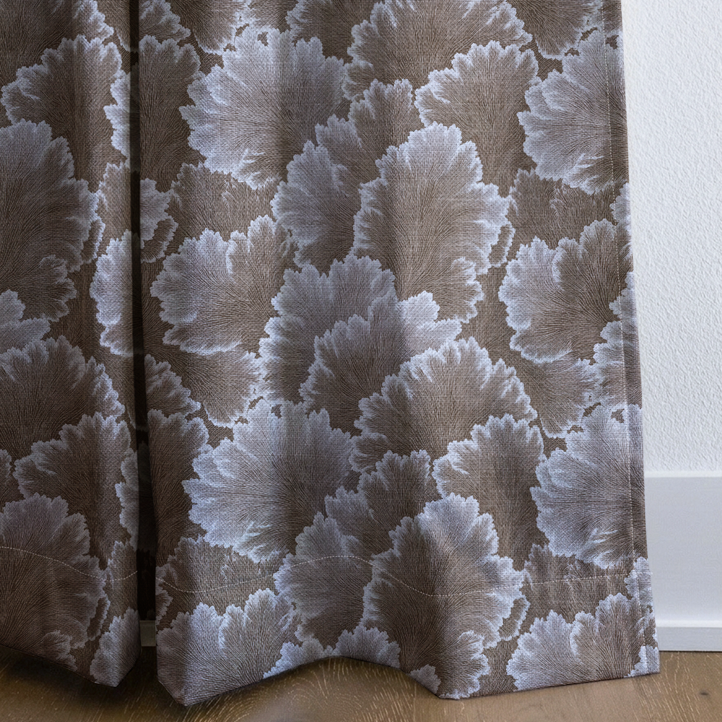 dwm:LR491605:corner_closeup_cropped