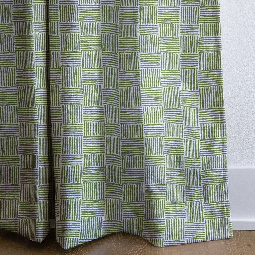 dwm:LR495681:corner_closeup_cropped