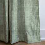 dwm:LR495681:corner_closeup_cropped
