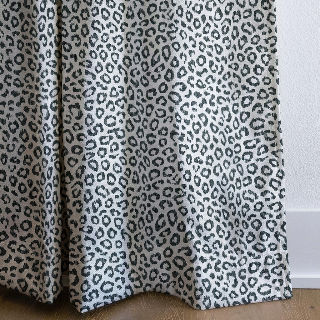 dwm:LR501189:corner_closeup_cropped
