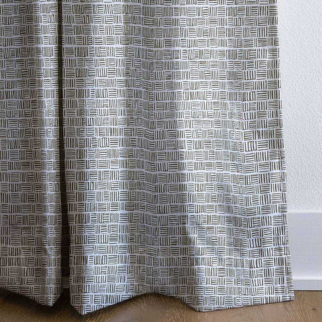 dwm:LR510812:corner_closeup_cropped