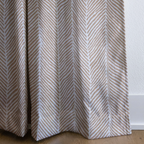 dwm:LR525844:corner_closeup_cropped