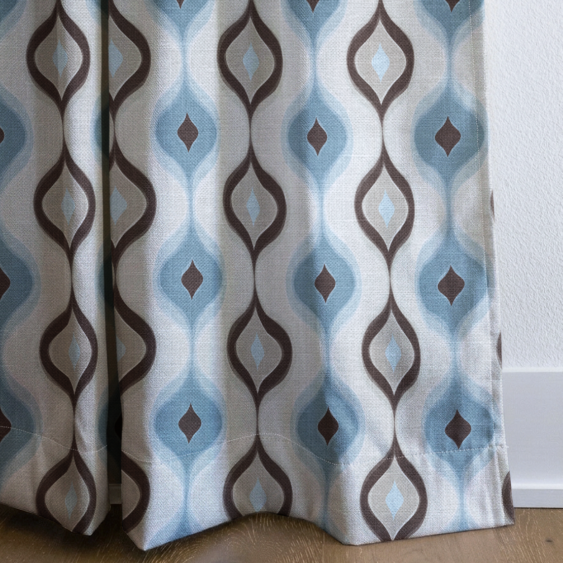 dwm:LR530798:corner_closeup_cropped