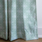 dwm:LR543820:corner_closeup_cropped
