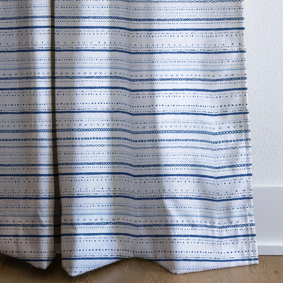 dwm:LR559990:corner_closeup_cropped