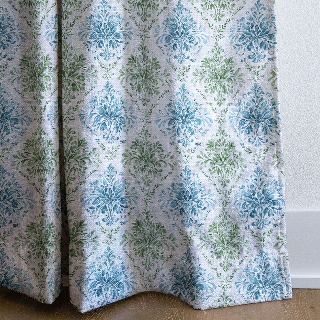 dwm:LR579340:corner_closeup_cropped