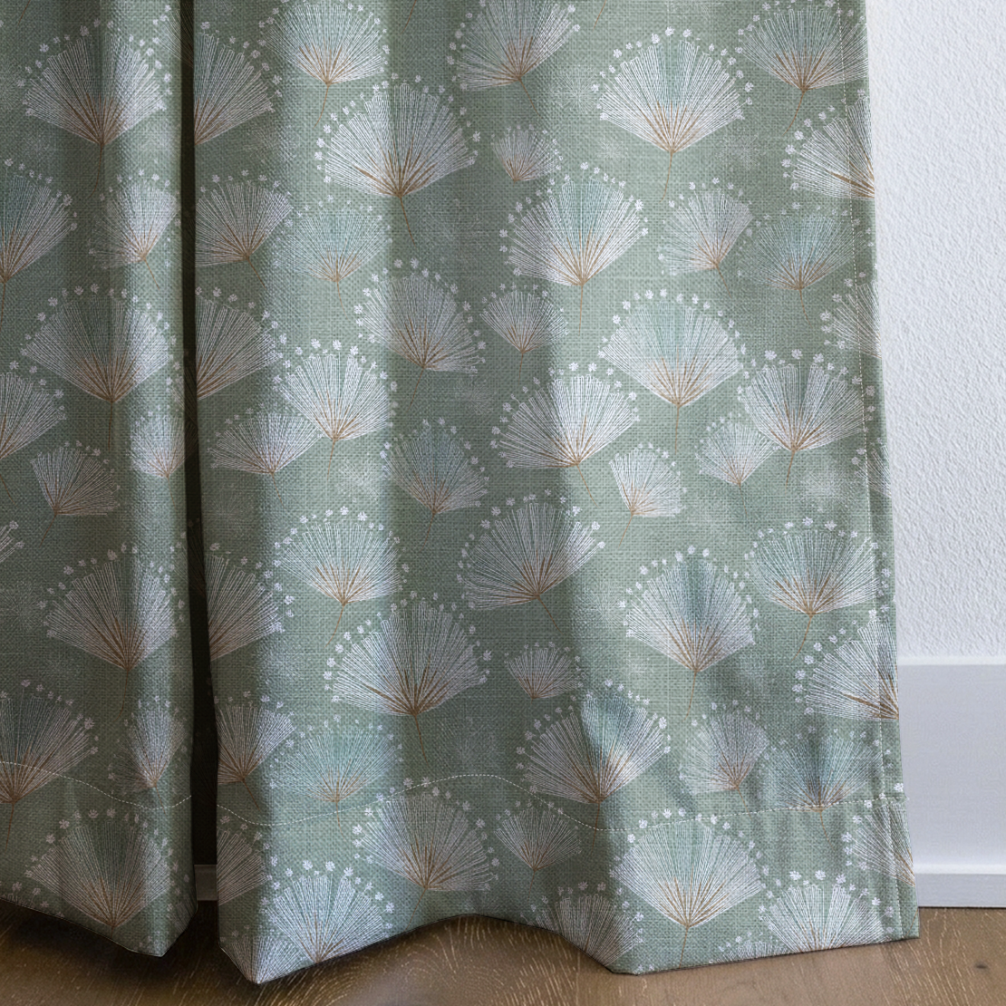 dwm:LR582479:corner_closeup_cropped