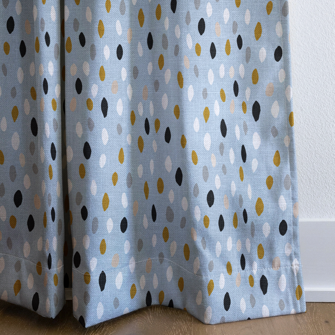 dwm:LR594725:corner_closeup_cropped