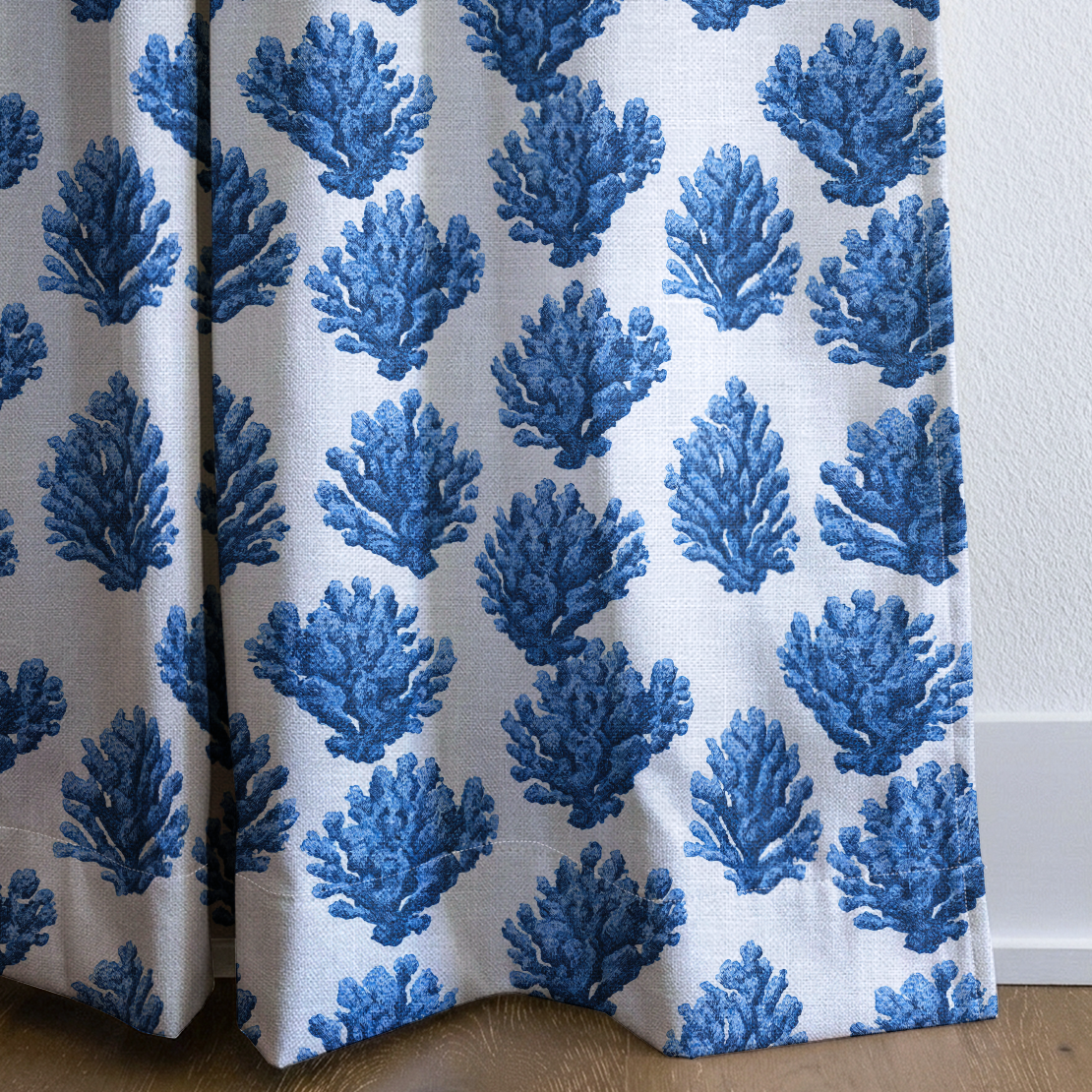 dwm:LR598749:corner_closeup_cropped