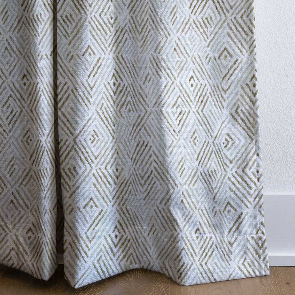 dwm:LR606674:corner_closeup_cropped