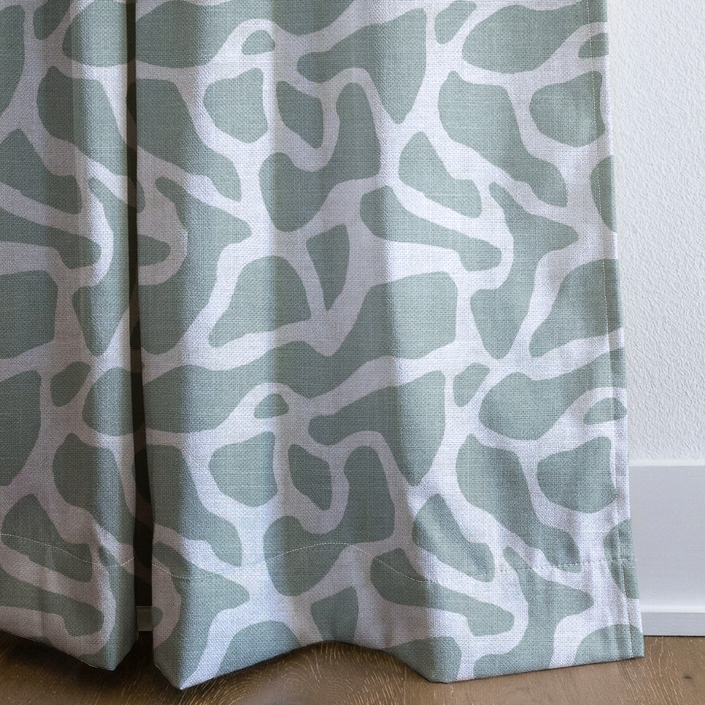 dwm:LR632087:corner_closeup_cropped