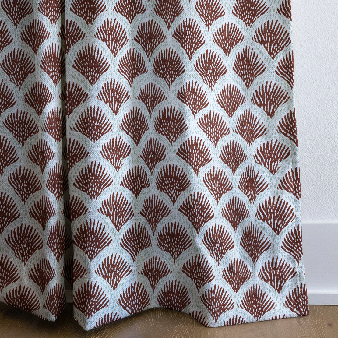 dwm:LR633471:corner_closeup_cropped