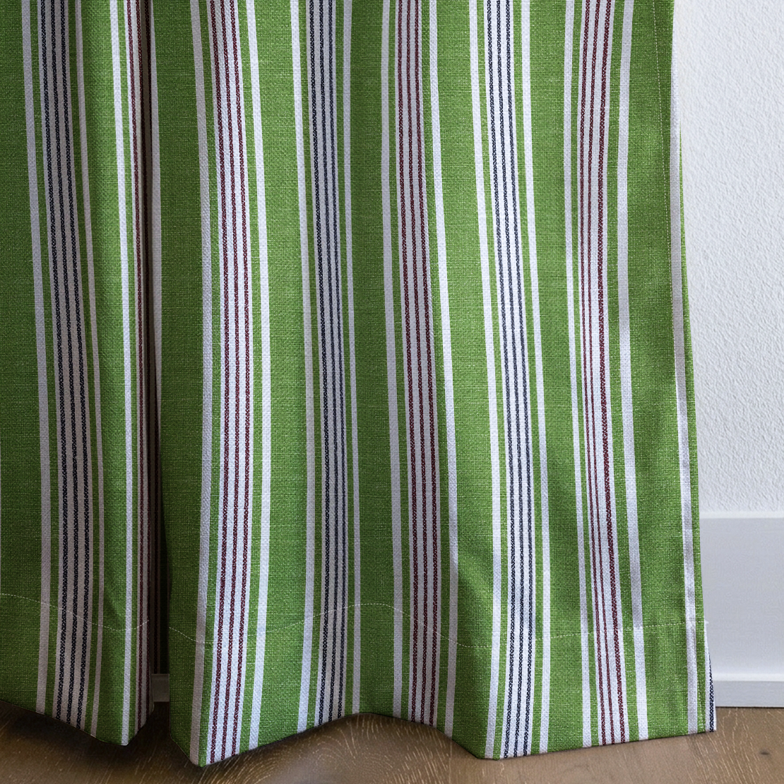 dwm:LR659603:corner_closeup_cropped