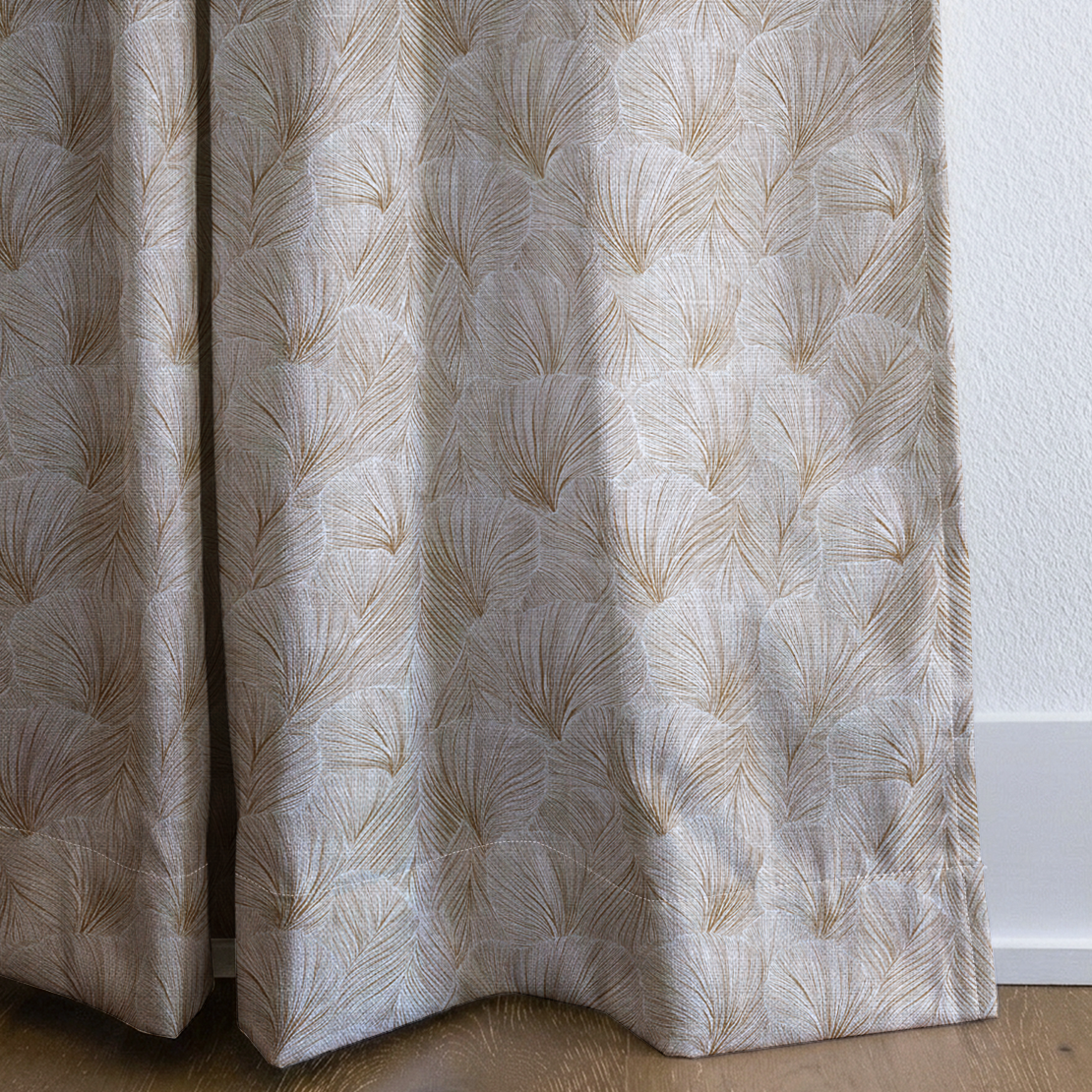 dwm:LR662853:corner_closeup_cropped