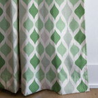 dwm:LR690349:corner_closeup_cropped