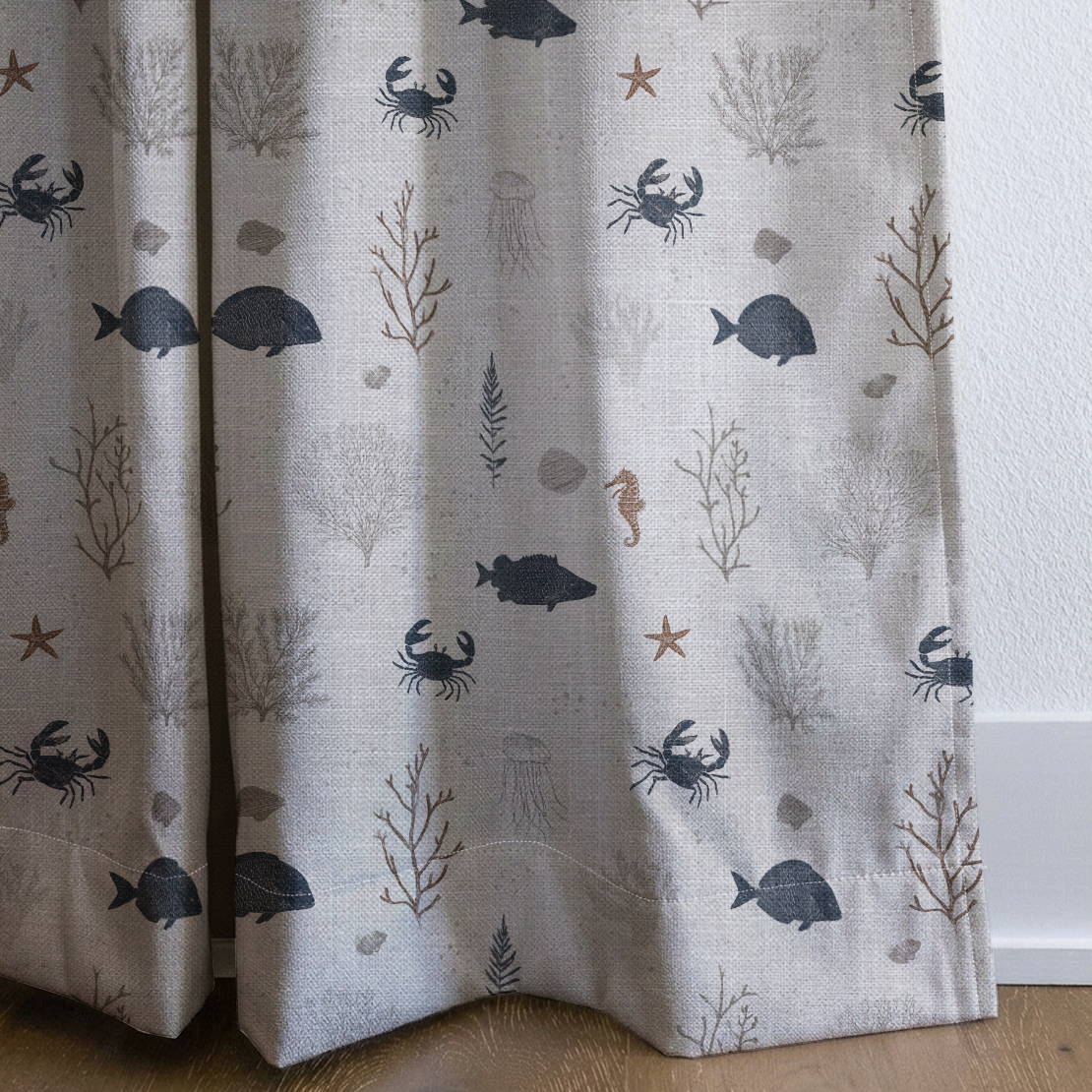 dwm:LR721642:corner_closeup_cropped