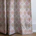 dwm:LR724618:corner_closeup_cropped